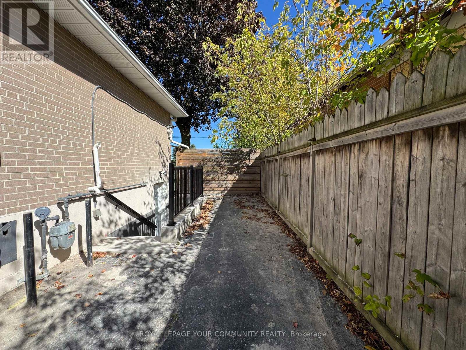 Lower 2 - 145 Harrison Drive, Newmarket, Ontario  L3Y 4P5 - Photo 16 - N12448256