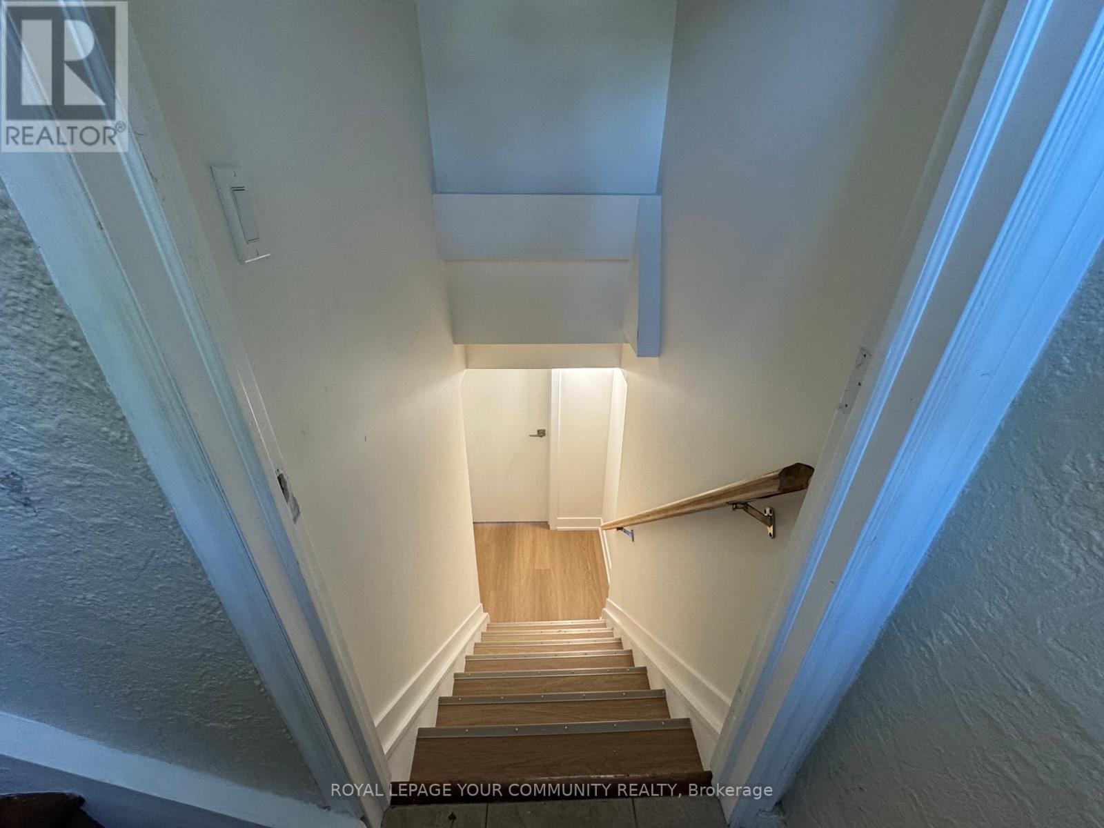 Lower 2 - 145 Harrison Drive, Newmarket, Ontario  L3Y 4P5 - Photo 3 - N12448256