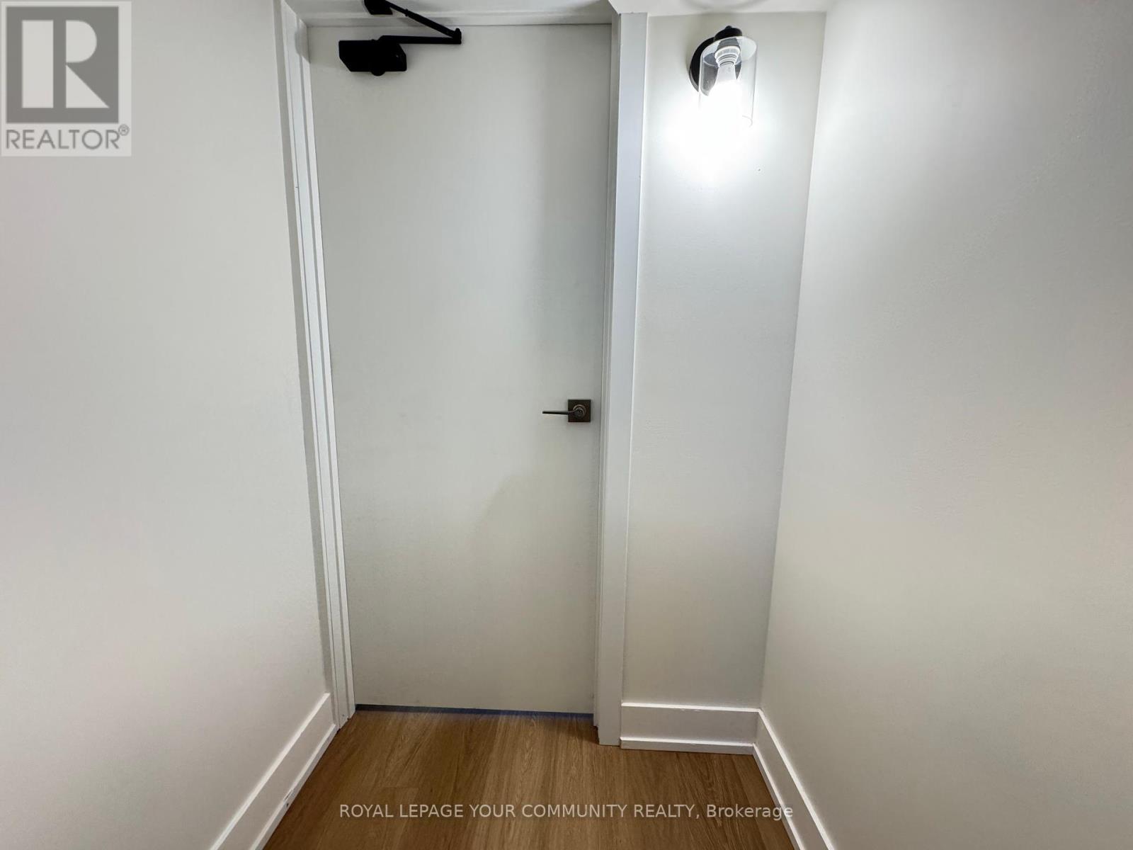 Lower 2 - 145 Harrison Drive, Newmarket, Ontario  L3Y 4P5 - Photo 4 - N12448256