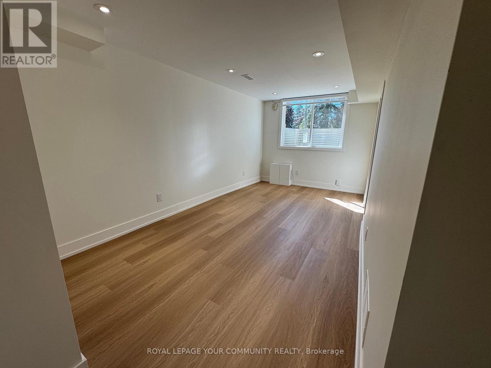 Lower 2 - 145 Harrison Drive, Newmarket, Ontario  L3Y 4P5 - Photo 5 - N12448256