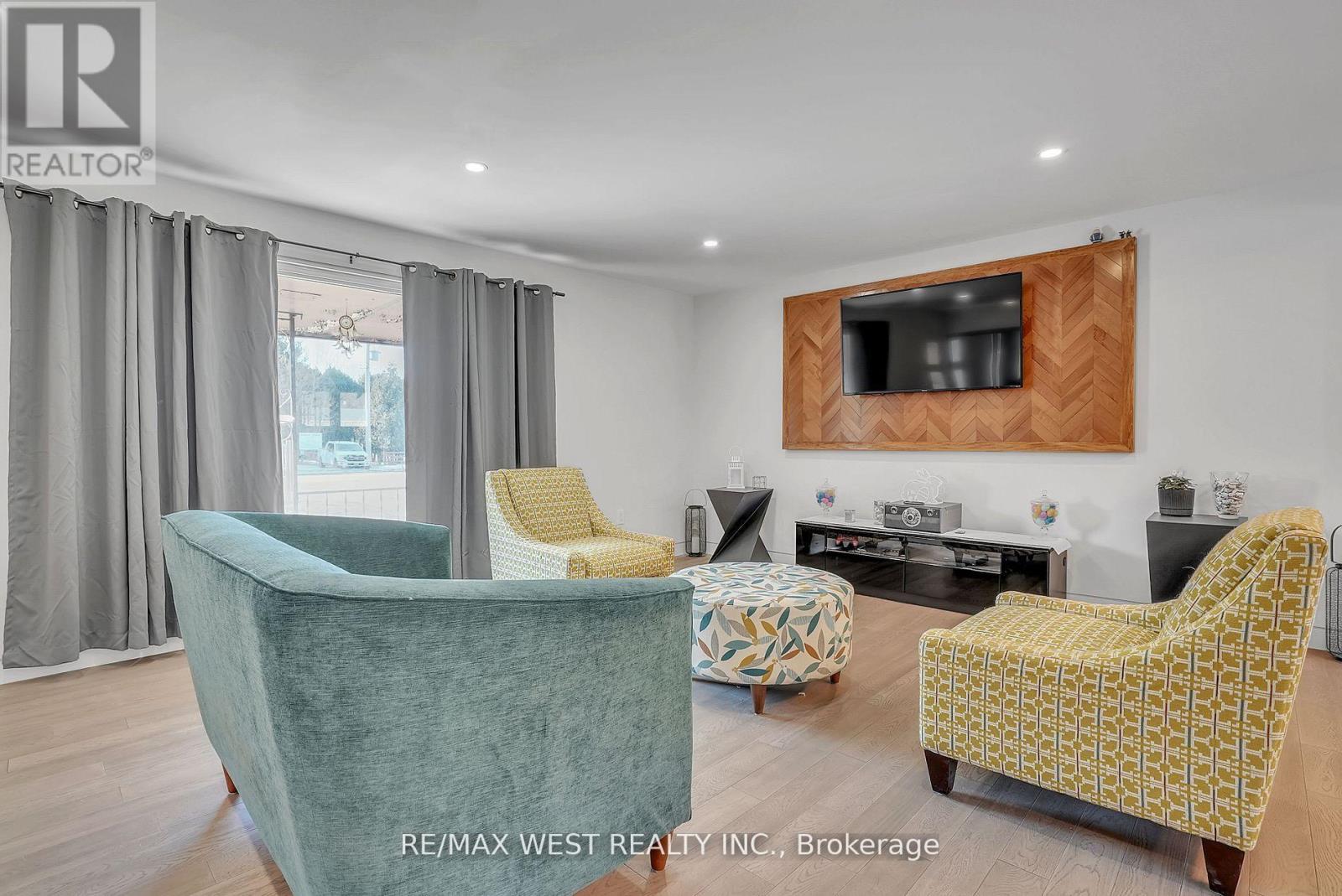 6098 Vasey Road, Springwater (Elmvale), Ontario  L0L 1P0 - Photo 2 - S12448253
