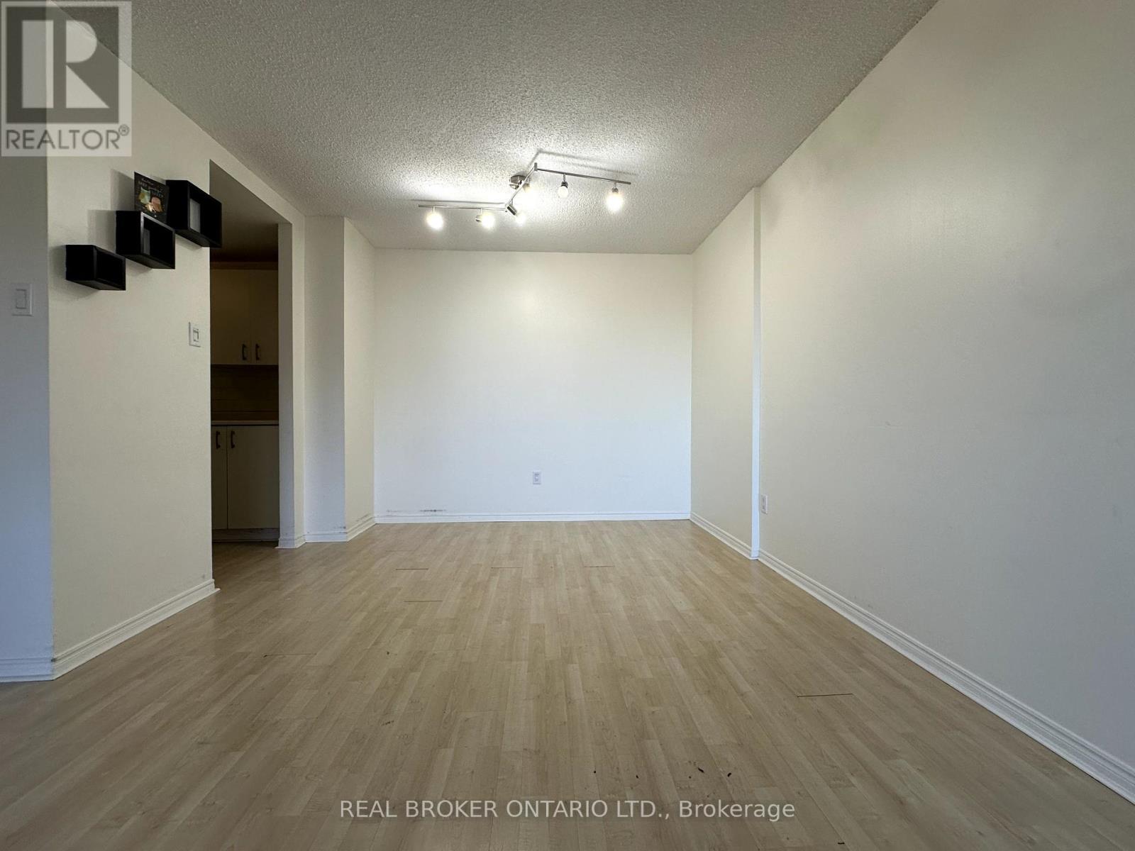 312 - 1177 Belanger Avenue, Ottawa, Ontario  K1H 8N7 - Photo 11 - X12404293