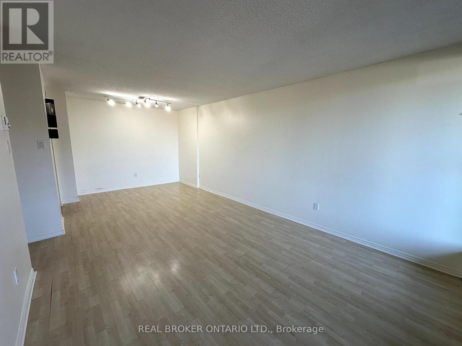 312 - 1177 Belanger Avenue, Ottawa, Ontario  K1H 8N7 - Photo 10 - X12404293