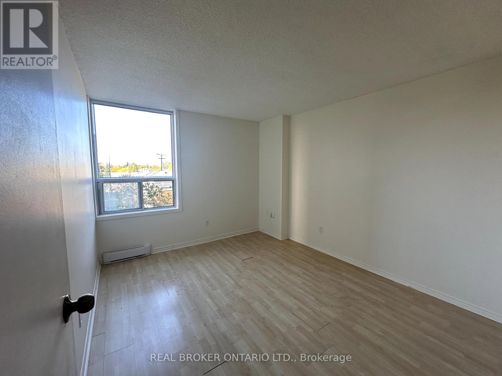 312 - 1177 Belanger Avenue, Ottawa, Ontario  K1H 8N7 - Photo 15 - X12404293
