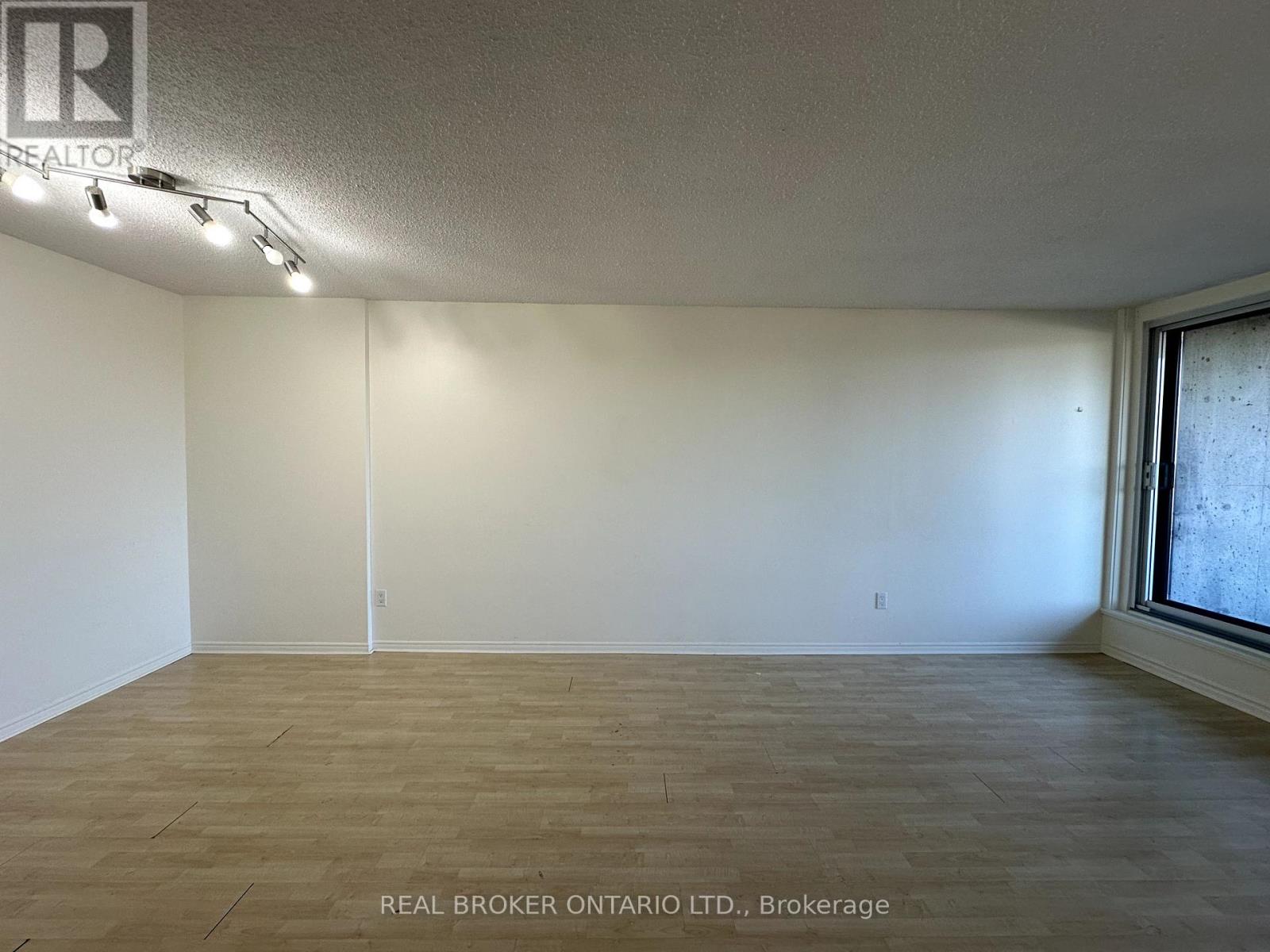 312 - 1177 Belanger Avenue, Ottawa, Ontario  K1H 8N7 - Photo 9 - X12404293