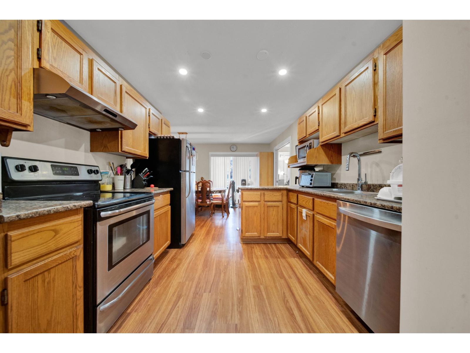 232 5641 201 Street Street, Langley, British Columbia  V3A 8A4 - Photo 6 - R3055628