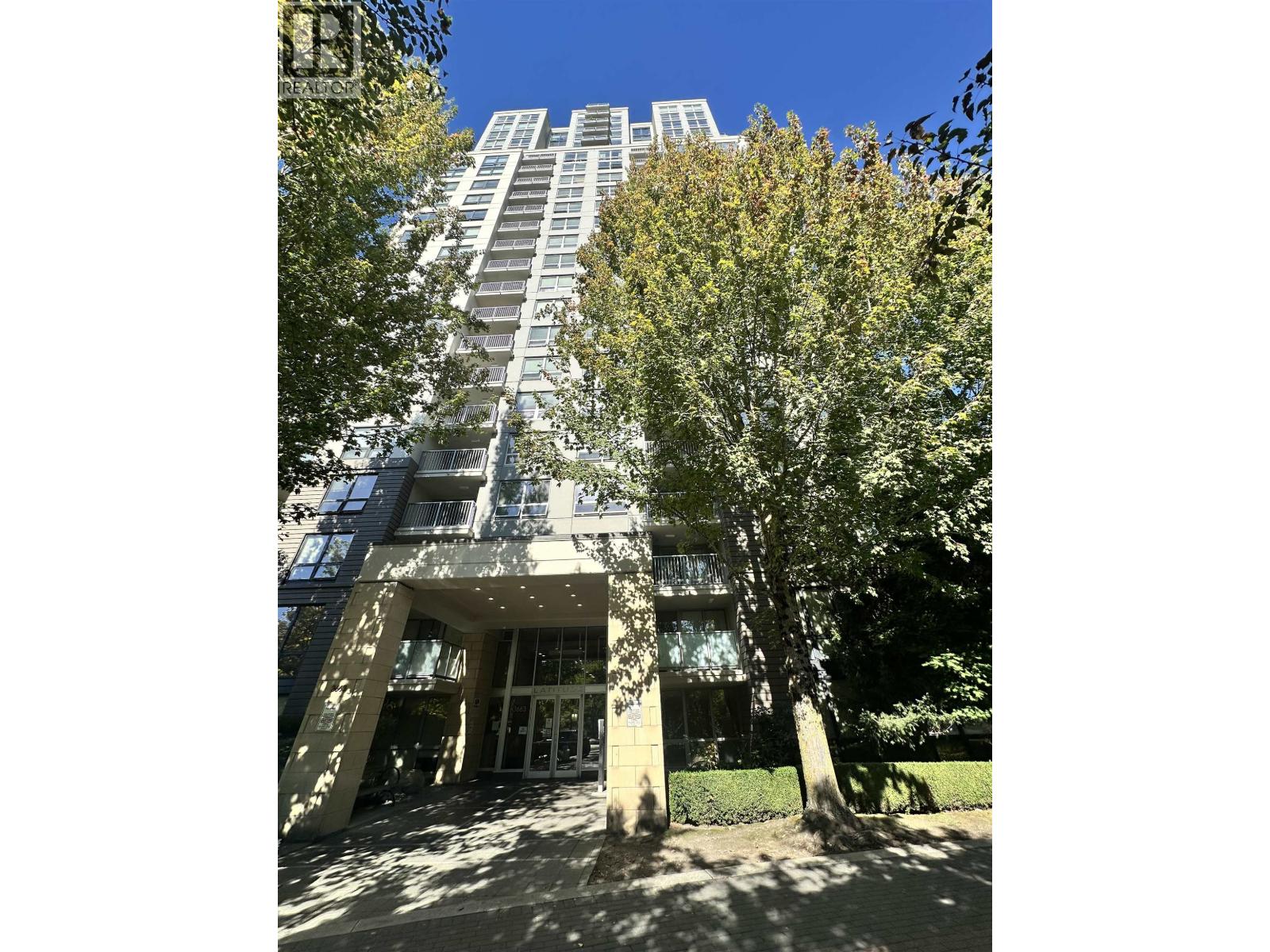 2409 3663 CROWLEY DRIVE, Vancouver, British Columbia