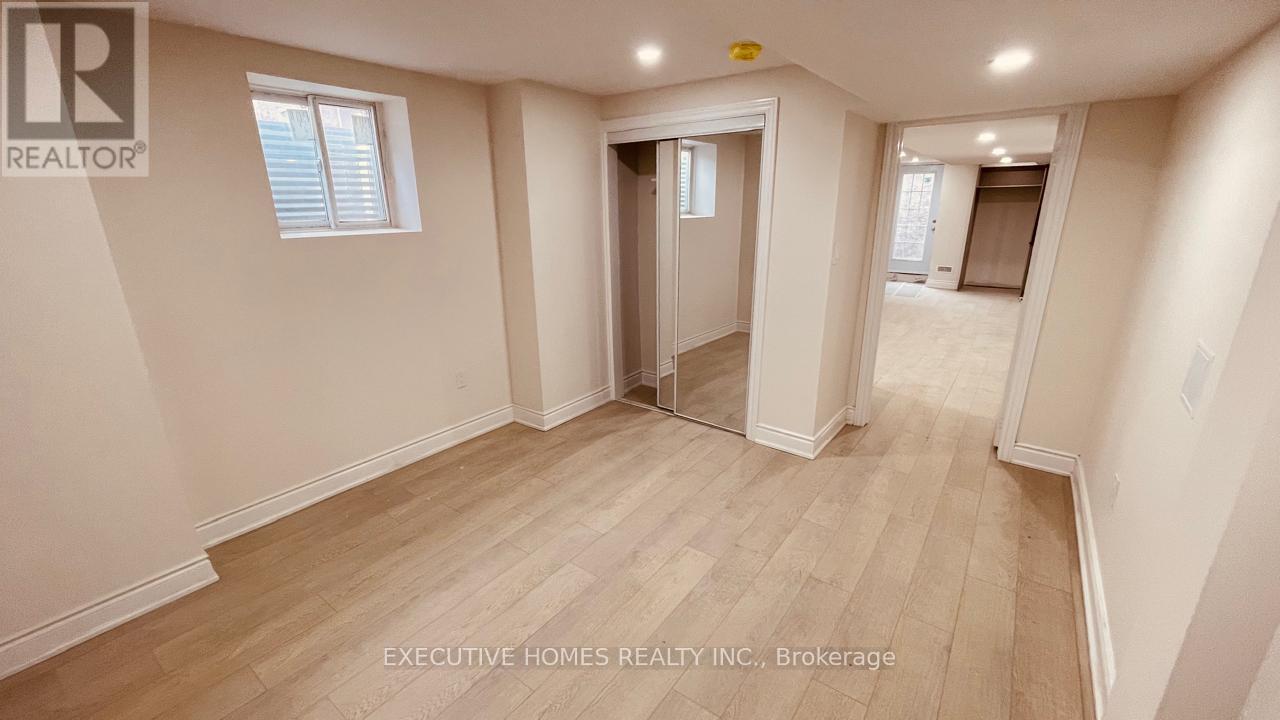 444 Grindstone Trail, Oakville, Ontario  L6H 0S3 - Photo 3 - W12448203