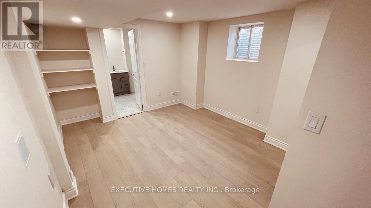 444 Grindstone Trail, Oakville, Ontario  L6H 0S3 - Photo 4 - W12448203