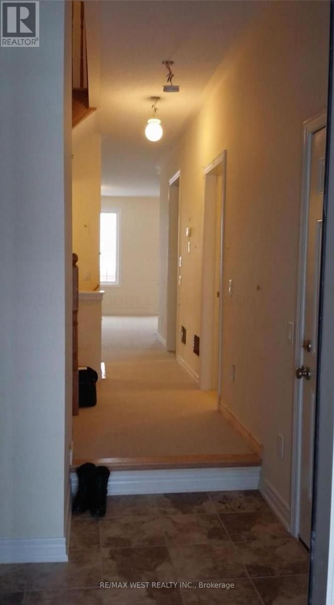 90 Sky Harbour Drive, Brampton, Ontario  L6Y 0V3 - Photo 2 - W12448212
