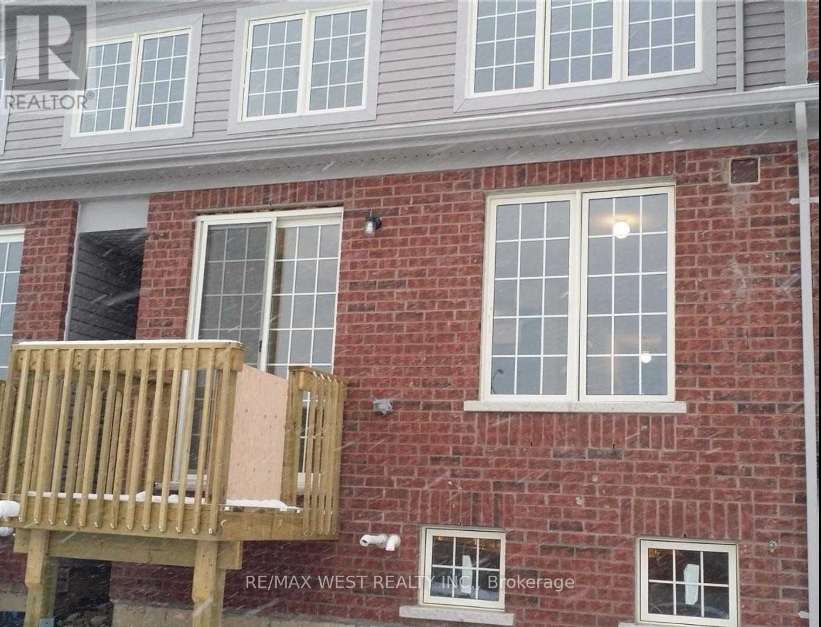 90 Sky Harbour Drive, Brampton, Ontario  L6Y 0V3 - Photo 5 - W12448212