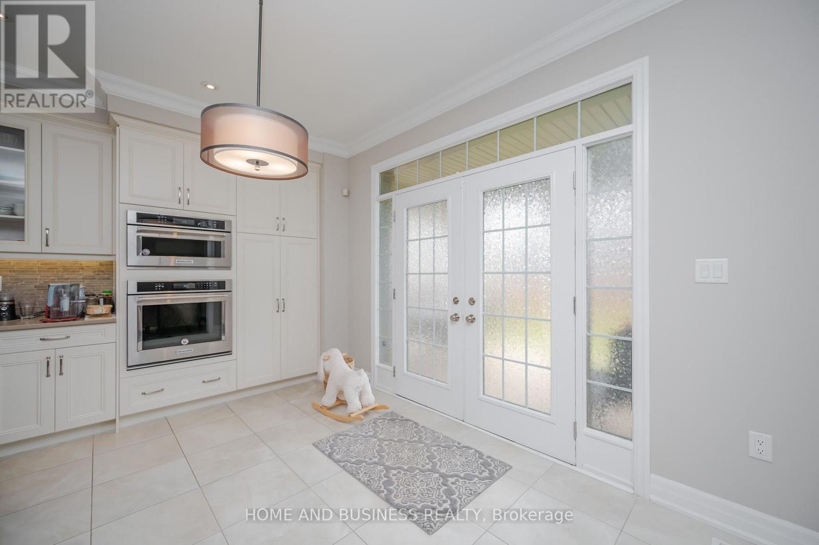 3357 Mintwood Circle, Oakville, Ontario  L6H 0N6 - Photo 10 - W12448216