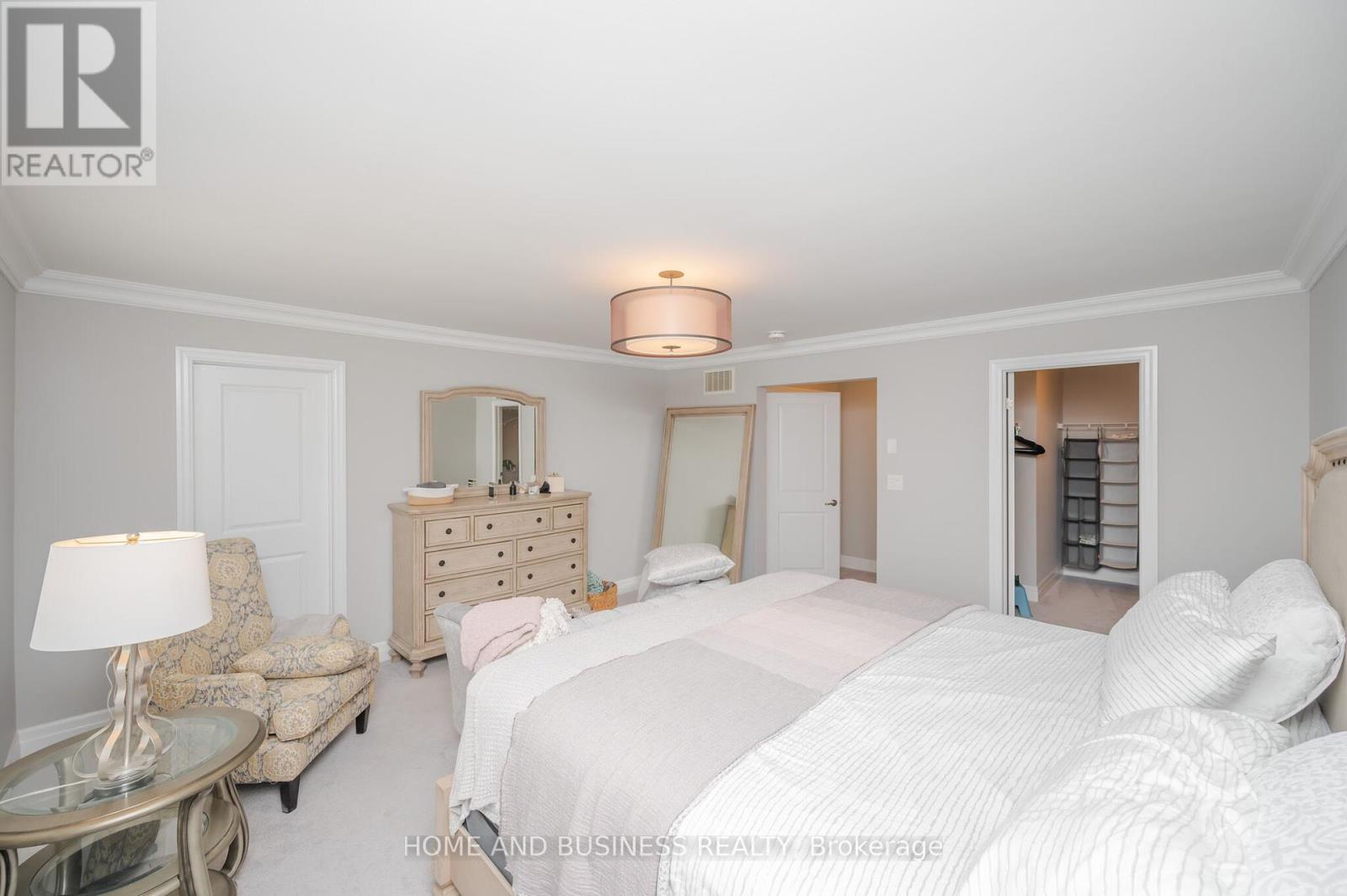 3357 Mintwood Circle, Oakville, Ontario  L6H 0N6 - Photo 13 - W12448216