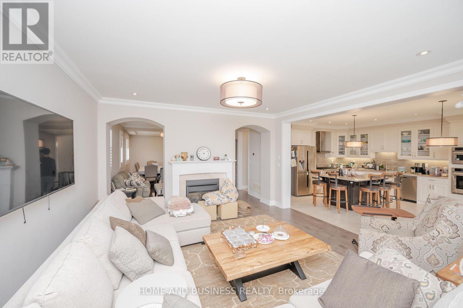 3357 Mintwood Circle, Oakville, Ontario  L6H 0N6 - Photo 7 - W12448216