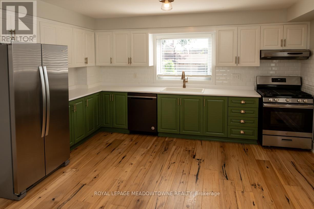 17 Kersdale Avenue, Toronto (Keelesdale-Eglinton West), Ontario  M6M 1C9 - Photo 10 - W12448228