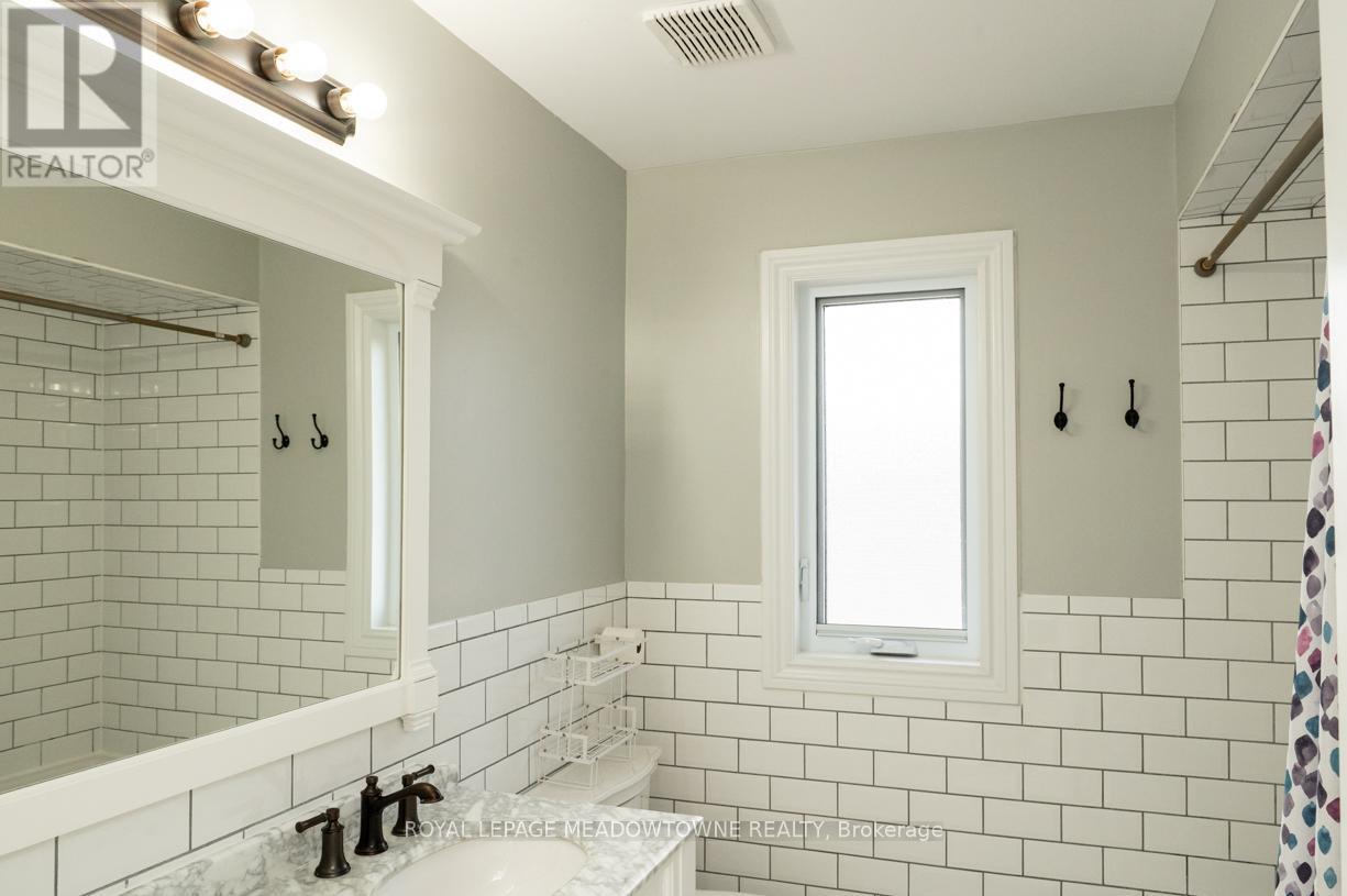 17 Kersdale Avenue, Toronto (Keelesdale-Eglinton West), Ontario  M6M 1C9 - Photo 14 - W12448228