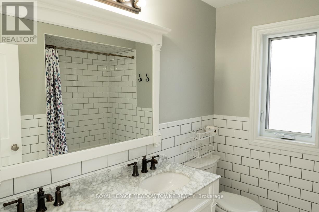 17 Kersdale Avenue, Toronto (Keelesdale-Eglinton West), Ontario  M6M 1C9 - Photo 15 - W12448228