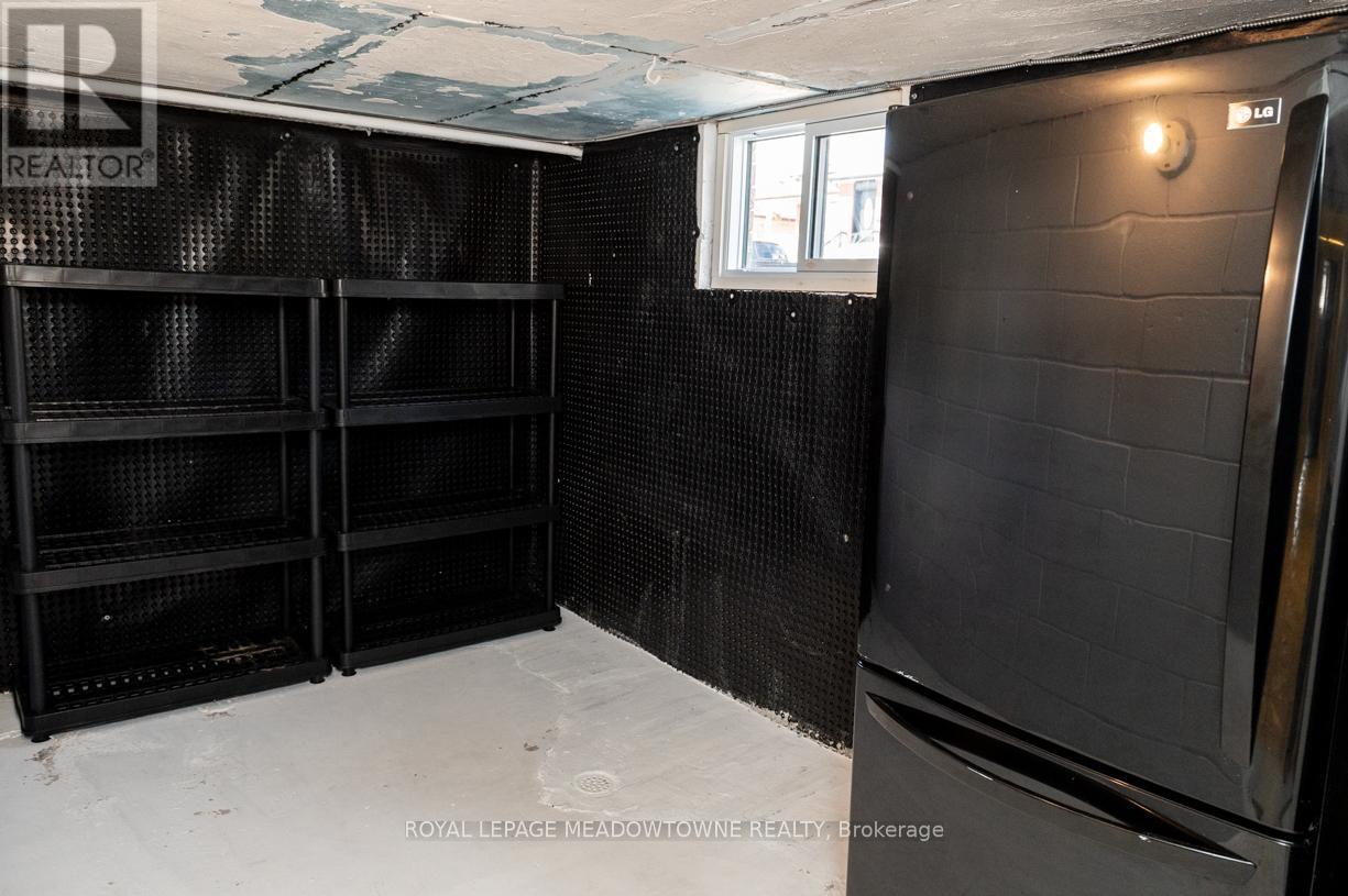 17 Kersdale Avenue, Toronto (Keelesdale-Eglinton West), Ontario  M6M 1C9 - Photo 31 - W12448228