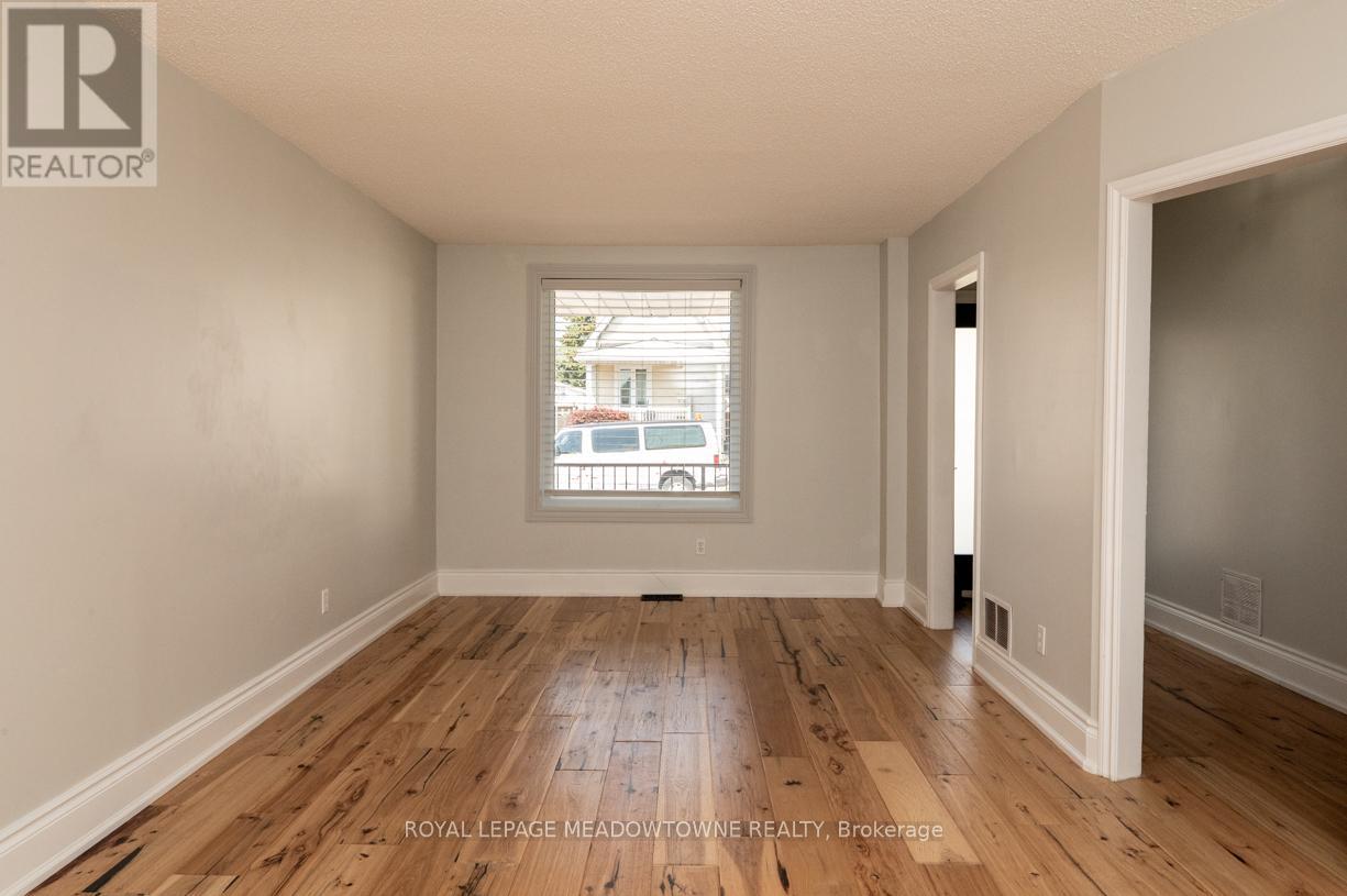 17 Kersdale Avenue, Toronto (Keelesdale-Eglinton West), Ontario  M6M 1C9 - Photo 6 - W12448228