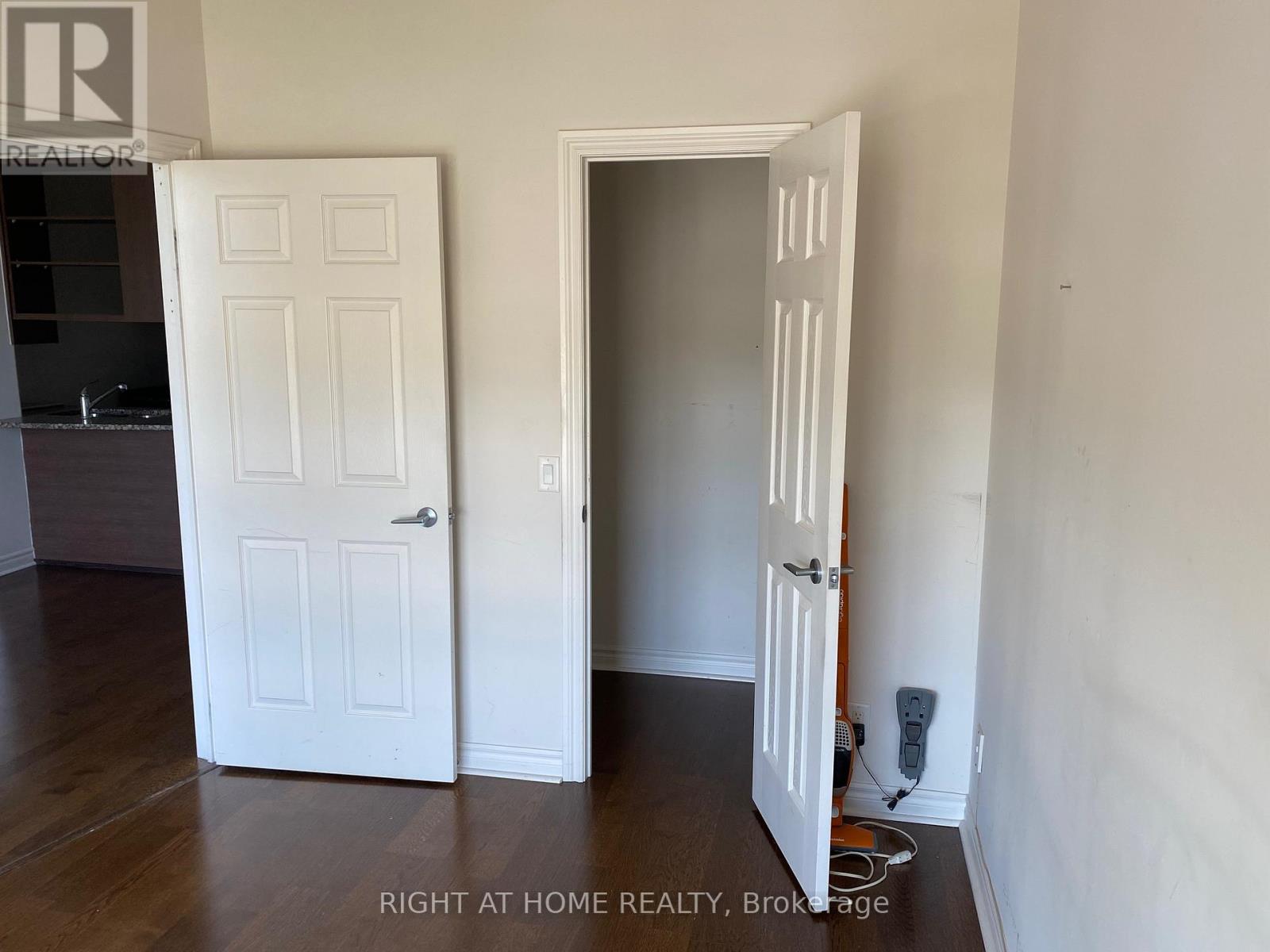 1206 - 2325 Central Park Drive, Oakville, Ontario  L6H 0E2 - Photo 10 - W12448243
