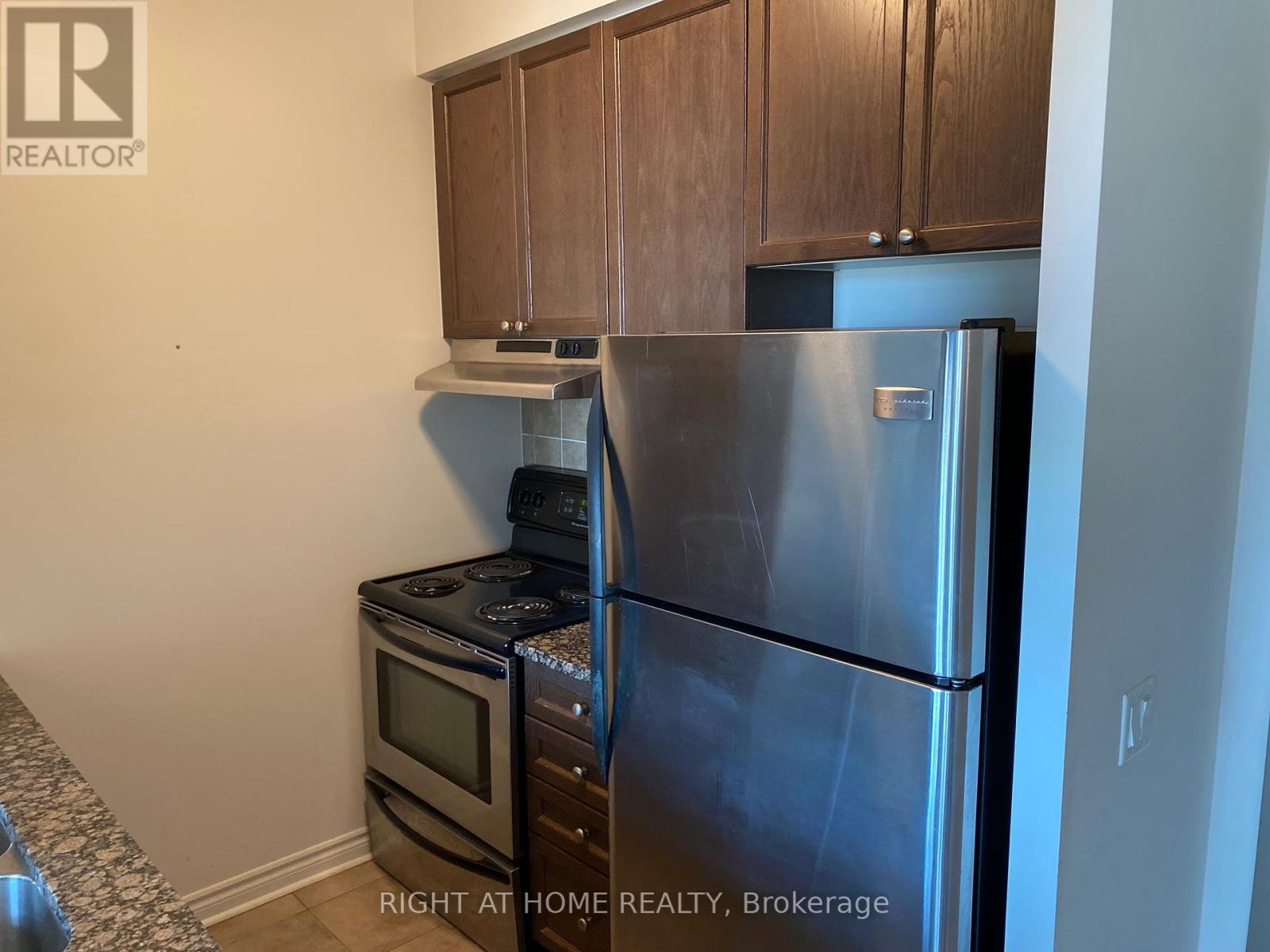 1206 - 2325 Central Park Drive, Oakville, Ontario  L6H 0E2 - Photo 2 - W12448243