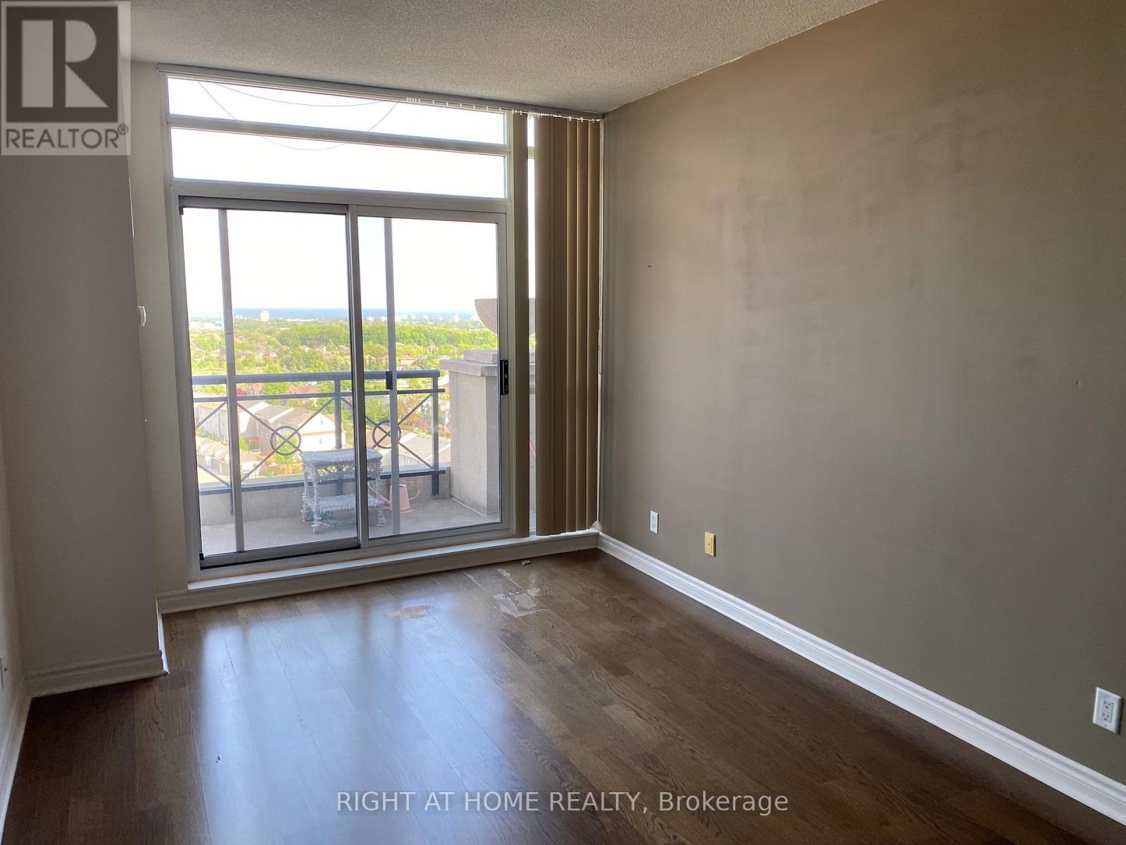 1206 - 2325 Central Park Drive, Oakville, Ontario  L6H 0E2 - Photo 5 - W12448243