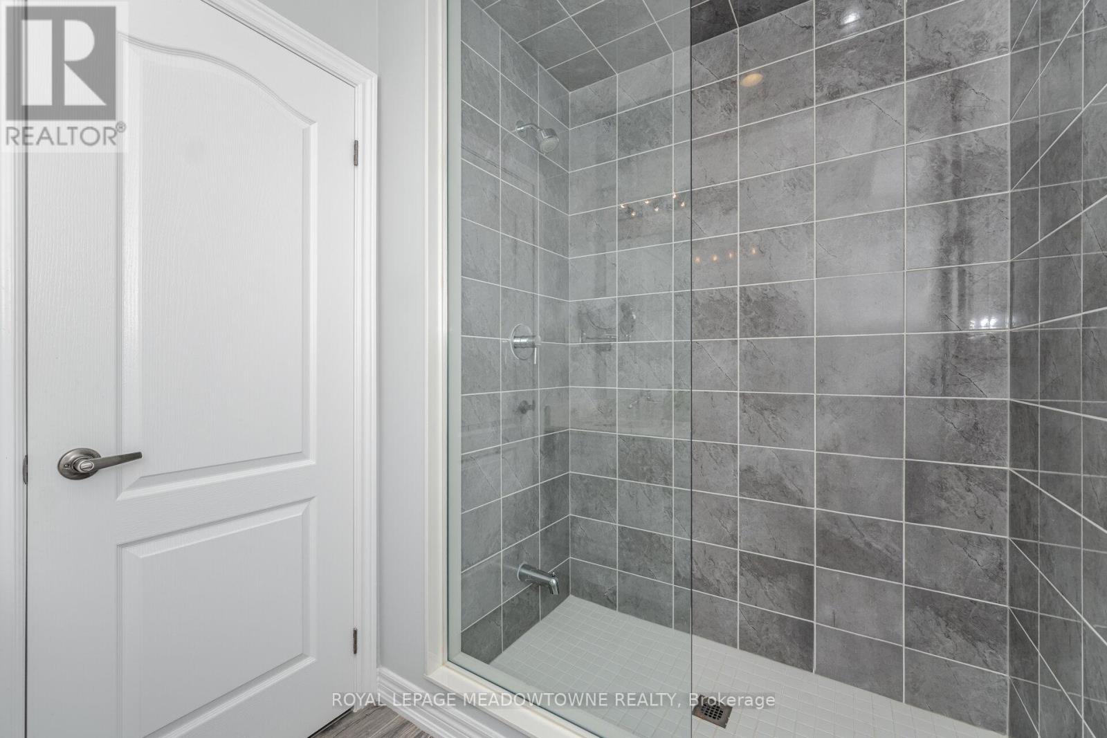 68 Amarillo Road, Brampton (Sandringham-Wellington), Ontario  L6R 4A5 - Photo 21 - W12448248