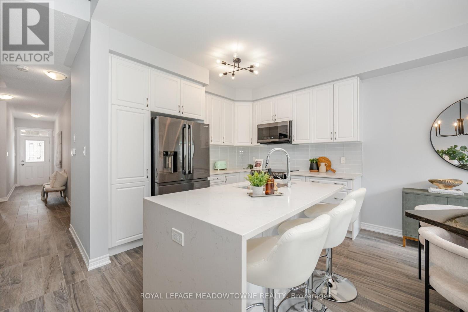 68 Amarillo Road, Brampton (Sandringham-Wellington), Ontario  L6R 4A5 - Photo 5 - W12448248