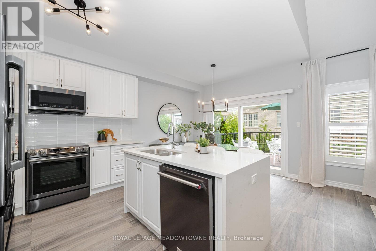 68 Amarillo Road, Brampton (Sandringham-Wellington), Ontario  L6R 4A5 - Photo 9 - W12448248