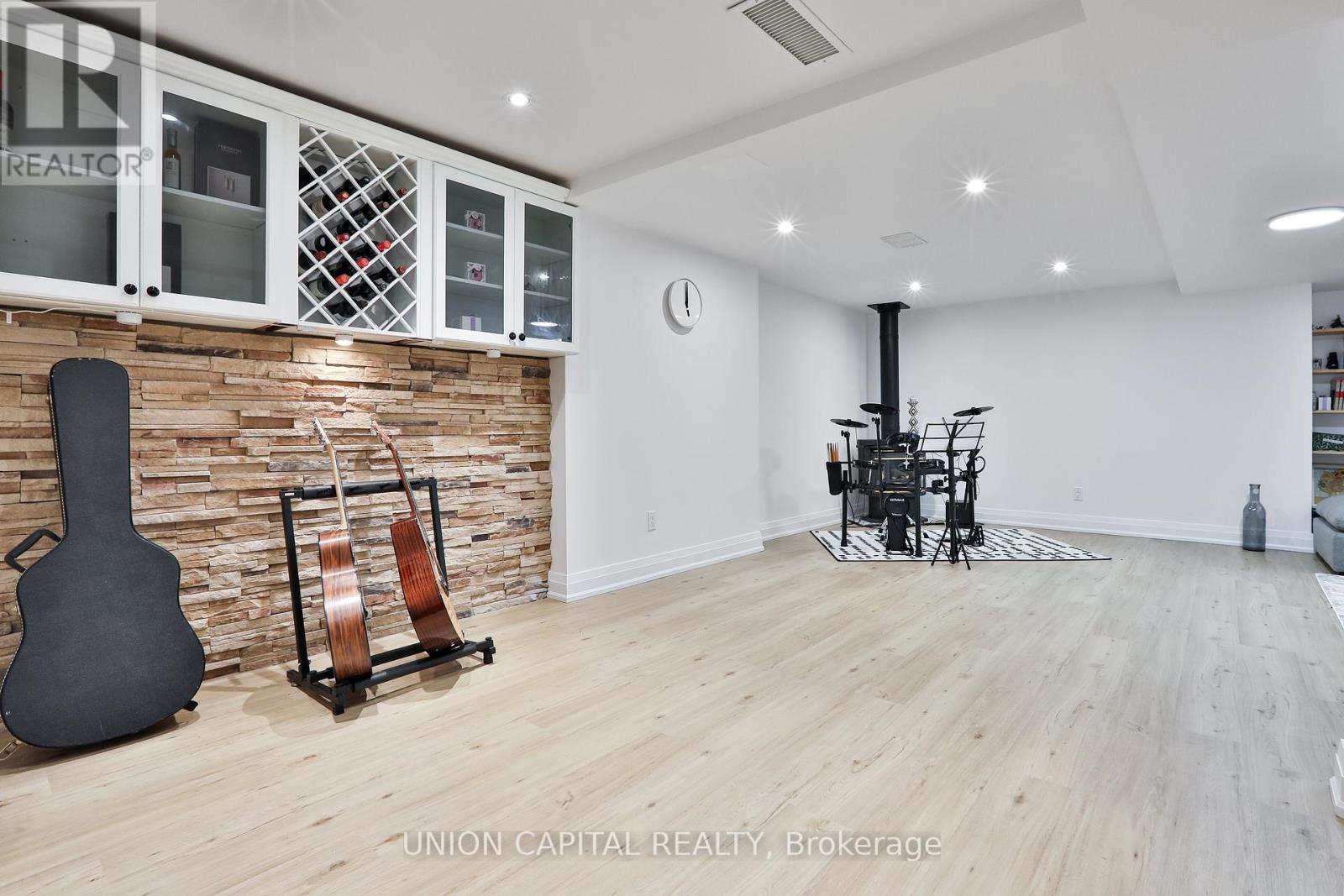 168 Kingsbridge Garden Circle, Mississauga (Hurontario), Ontario  L5R 1T5 - Photo 26 - W12448266