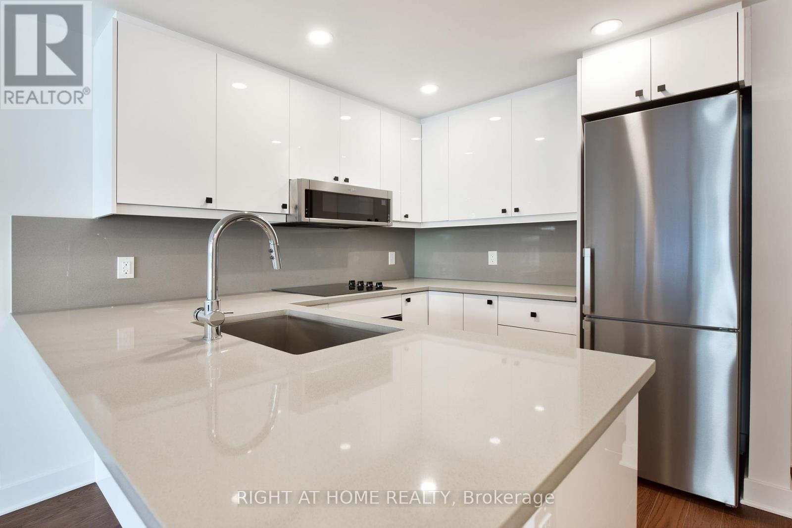 404 - 180 George Street, Ottawa, Ontario  K1N 0G8 - Photo 10 - X12448274