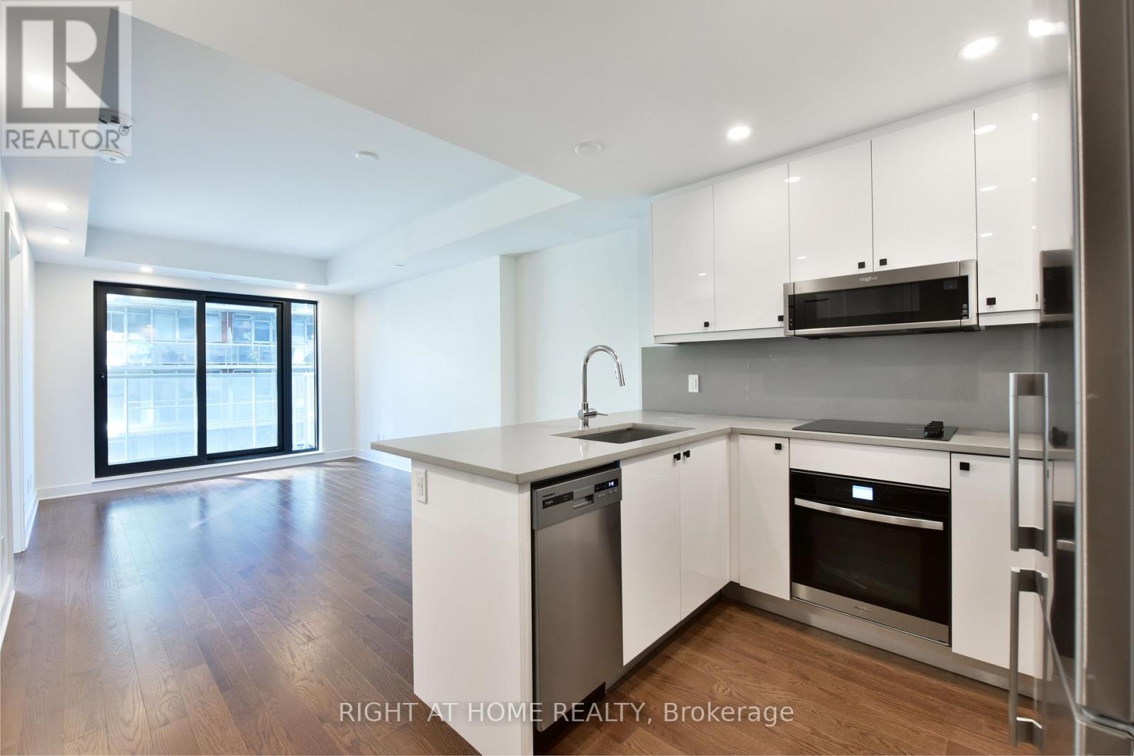 404 - 180 George Street, Ottawa, Ontario  K1N 0G8 - Photo 11 - X12448274