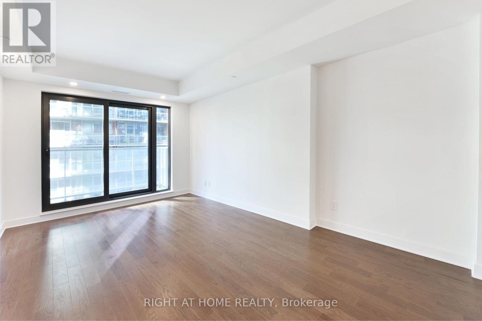 404 - 180 George Street, Ottawa, Ontario  K1N 0G8 - Photo 13 - X12448274