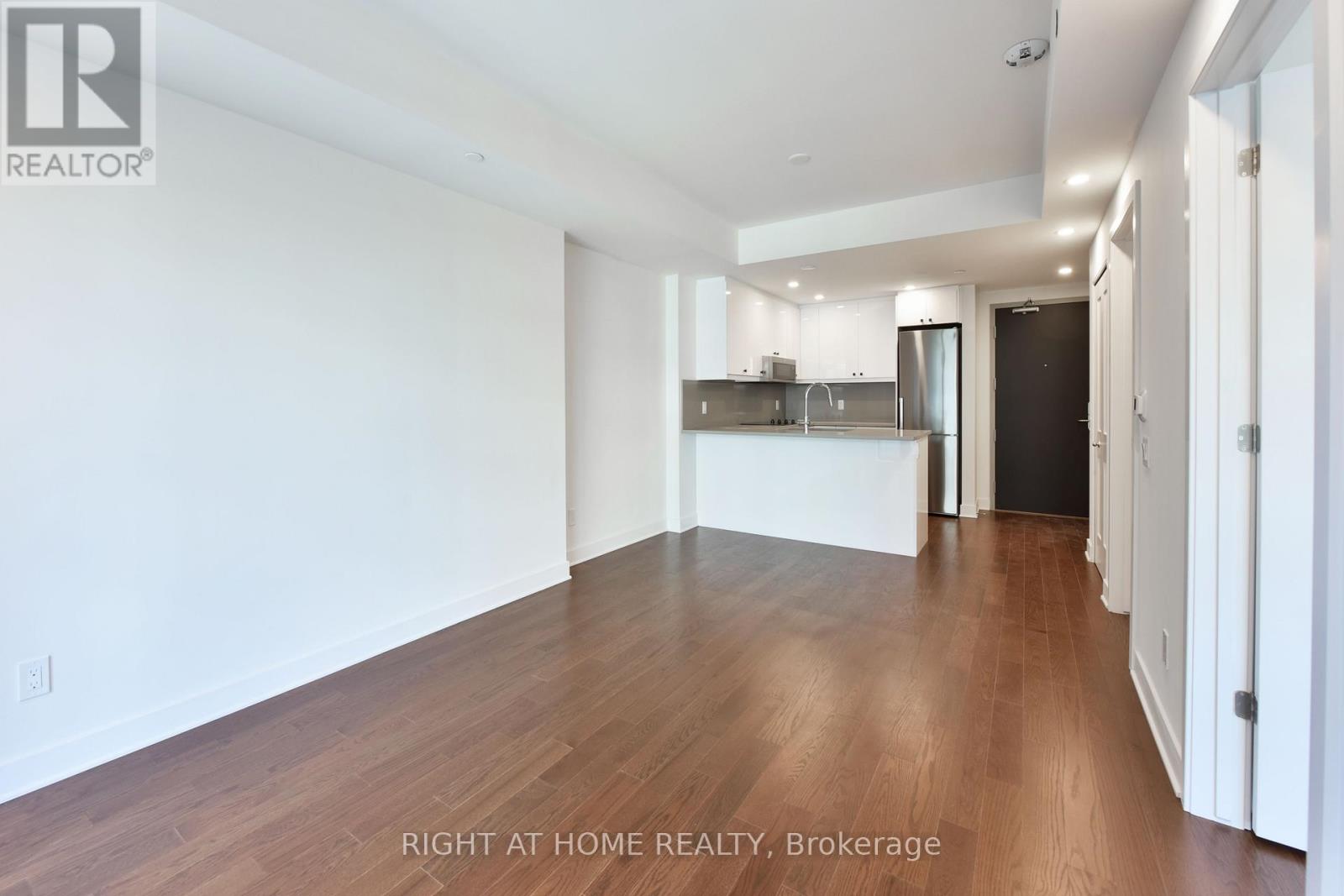 404 - 180 George Street, Ottawa, Ontario  K1N 0G8 - Photo 14 - X12448274