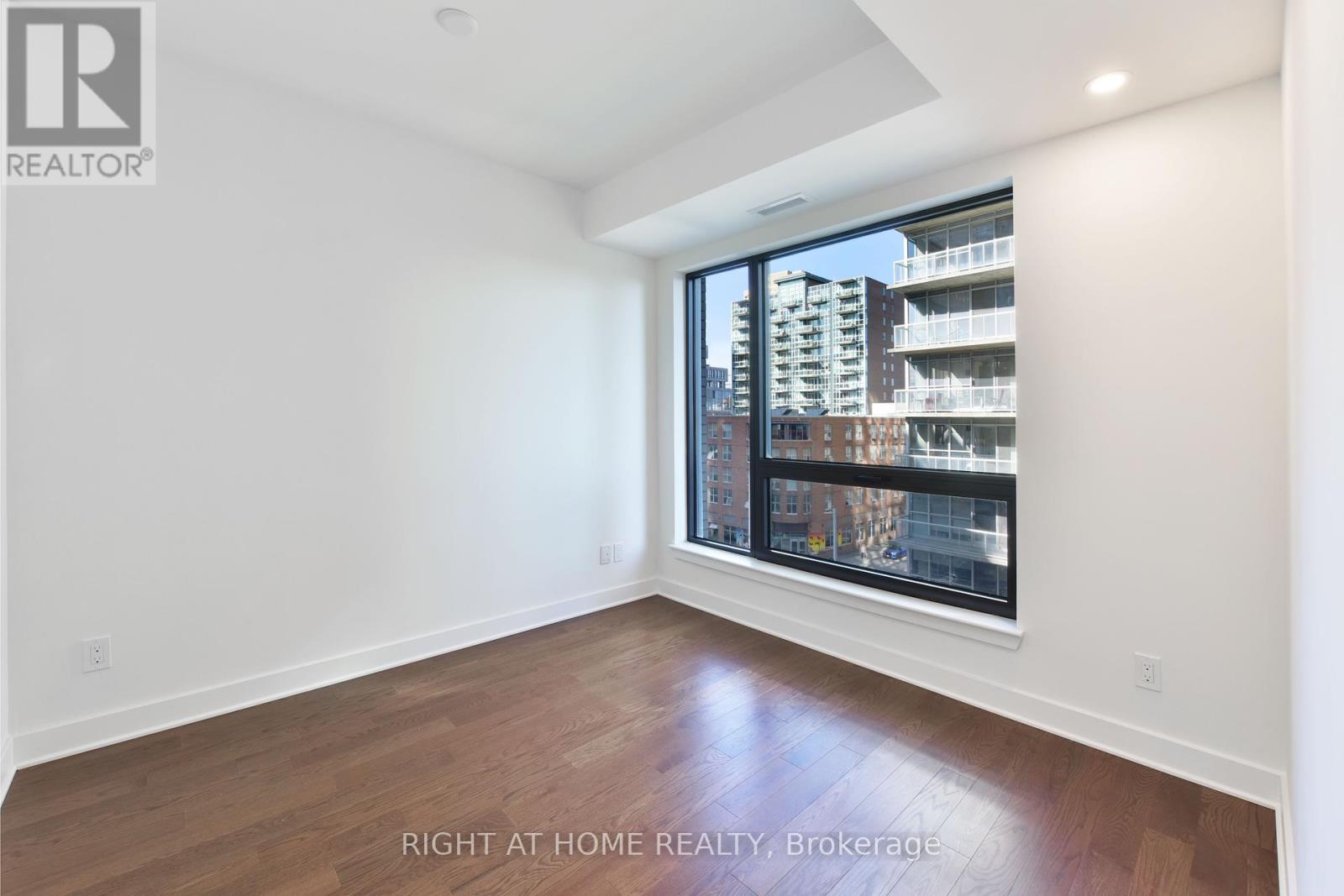 404 - 180 George Street, Ottawa, Ontario  K1N 0G8 - Photo 16 - X12448274