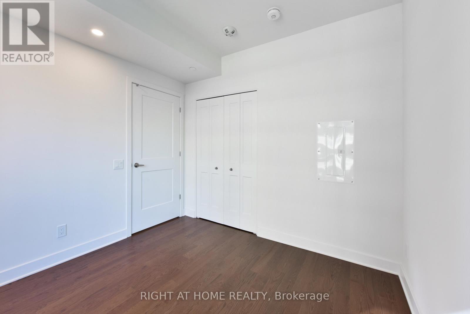 404 - 180 George Street, Ottawa, Ontario  K1N 0G8 - Photo 17 - X12448274