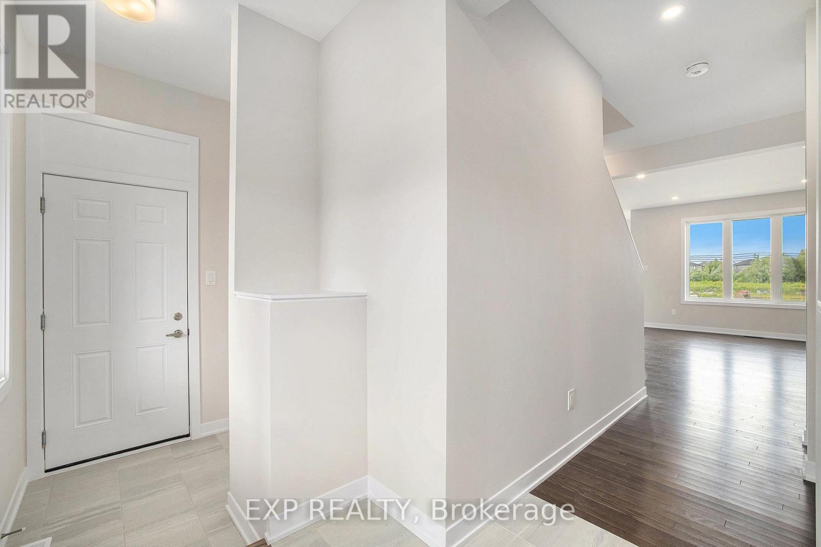 186 Conservancy Drive, Ottawa, Ontario  K2J 7M5 - Photo 10 - X12448279