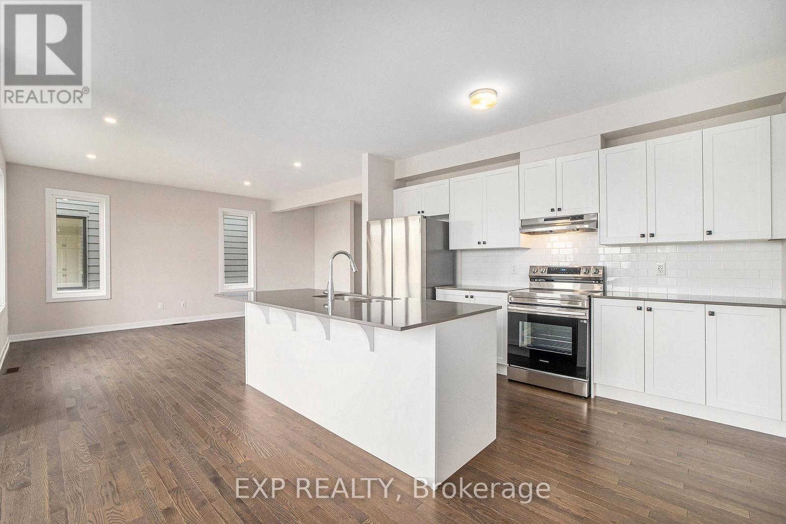 186 Conservancy Drive, Ottawa, Ontario  K2J 7M5 - Photo 4 - X12448279
