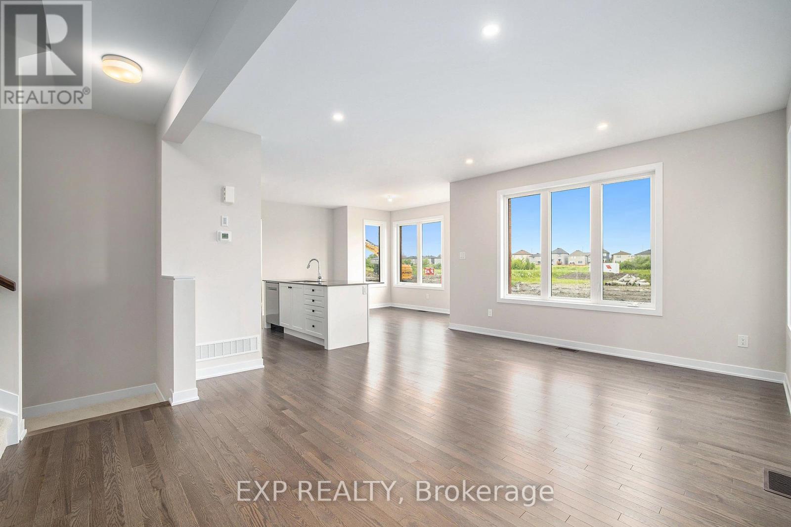 186 Conservancy Drive, Ottawa, Ontario  K2J 7M5 - Photo 8 - X12448279