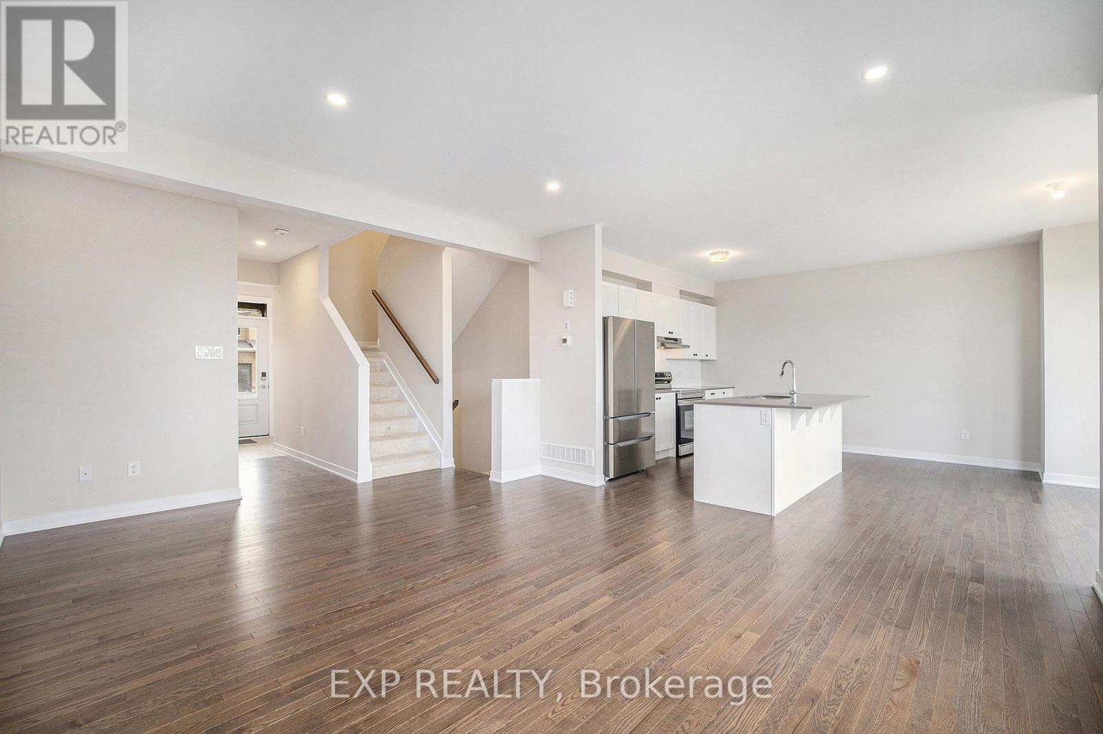 186 Conservancy Drive, Ottawa, Ontario  K2J 7M5 - Photo 9 - X12448279