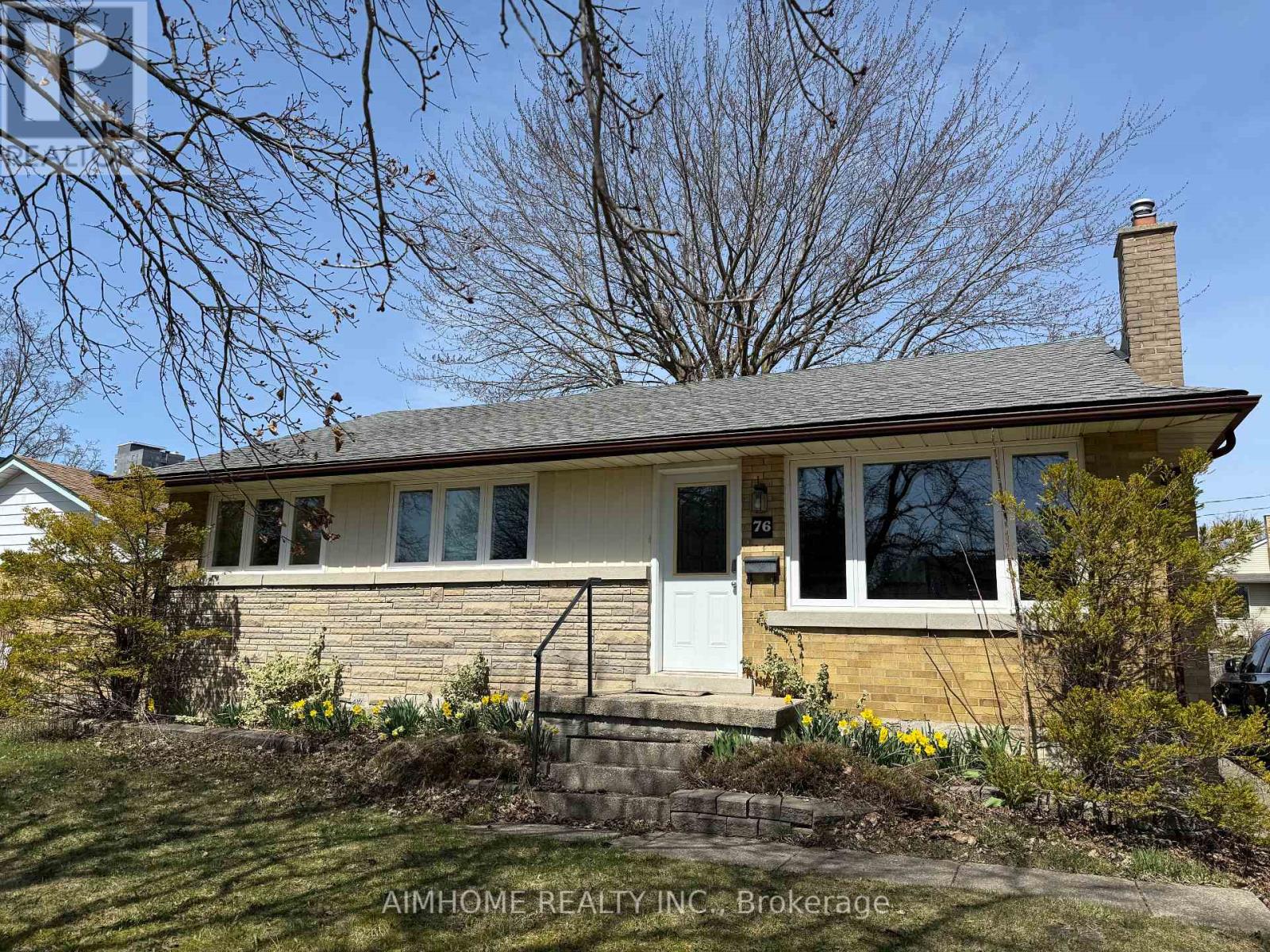 76 ELGIN CRESCENT, Waterloo, Ontario