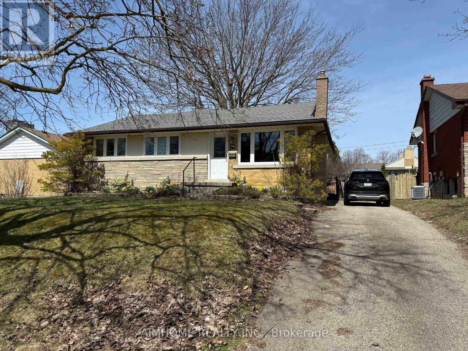 76 Elgin Crescent, Waterloo, Ontario  N2J 2S2 - Photo 2 - X12448209