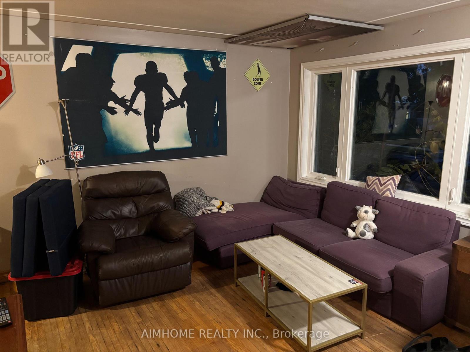 76 Elgin Crescent, Waterloo, Ontario  N2J 2S2 - Photo 3 - X12448209