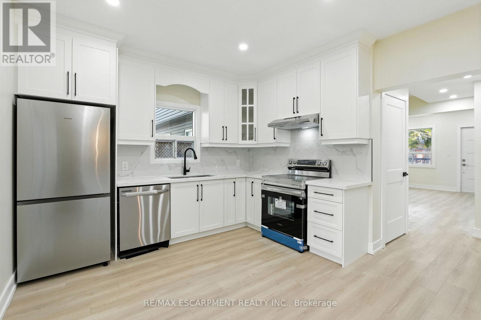 9 Alice Street, Hamilton (Crown Point), Ontario  L8H 4R5 - Photo 20 - X12448214