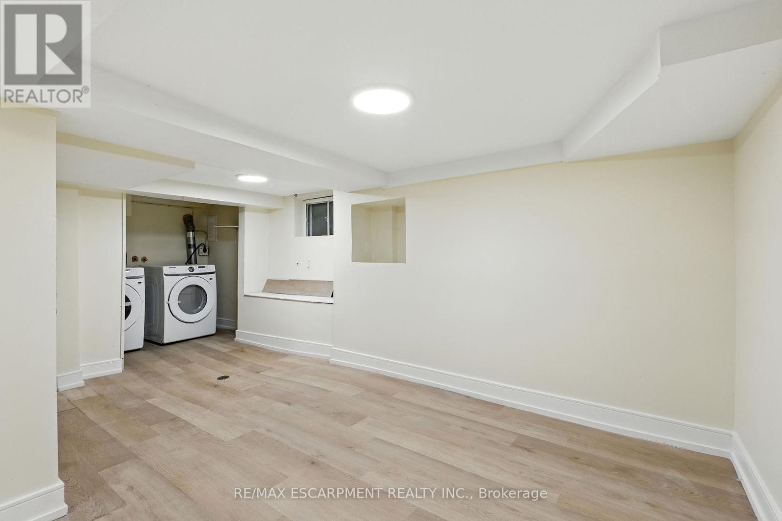 9 Alice Street, Hamilton (Crown Point), Ontario  L8H 4R5 - Photo 39 - X12448214
