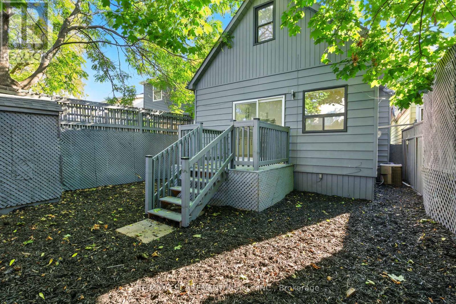 9 Alice Street, Hamilton (Crown Point), Ontario  L8H 4R5 - Photo 47 - X12448214
