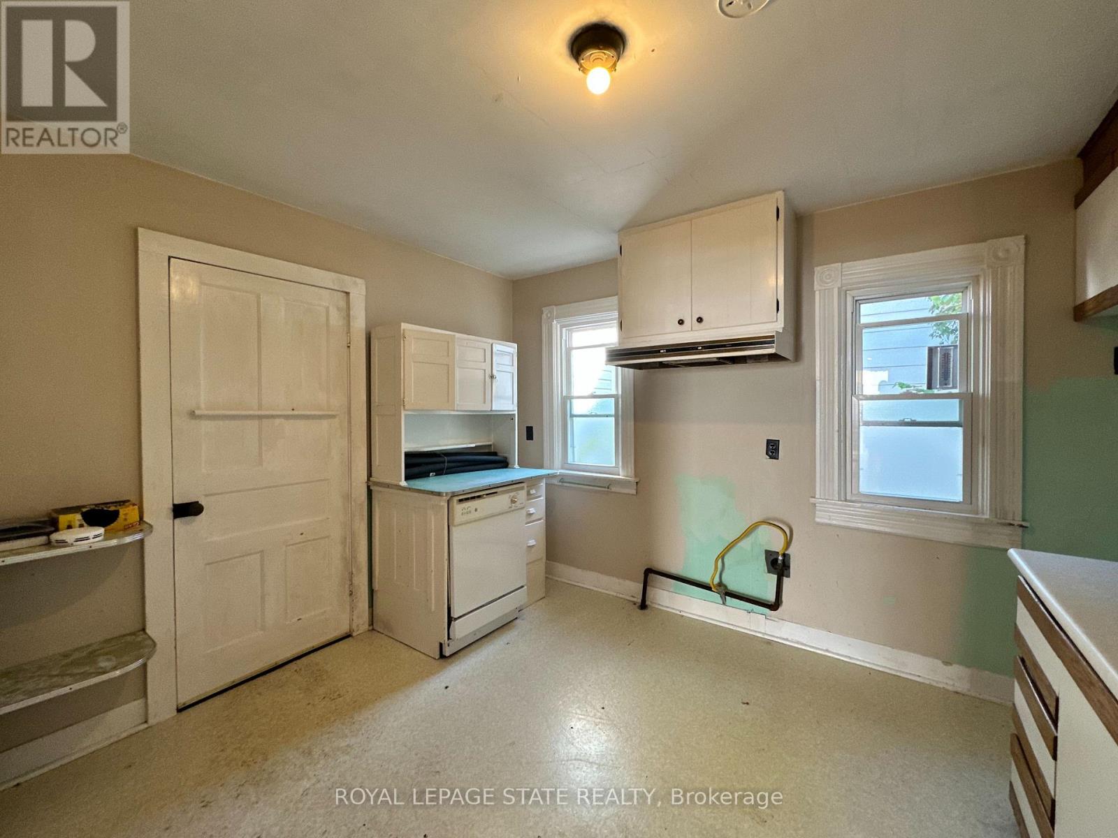 541 Broad Street E, Haldimand (Dunnville), Ontario  N1A 1G7 - Photo 16 - X12448235