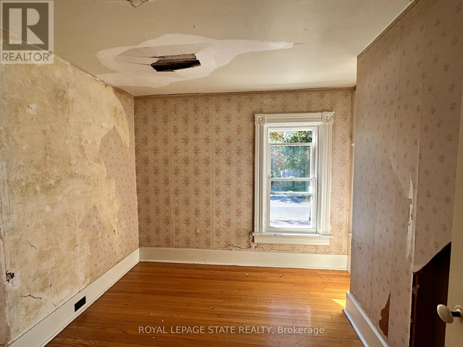 541 Broad Street E, Haldimand (Dunnville), Ontario  N1A 1G7 - Photo 24 - X12448235