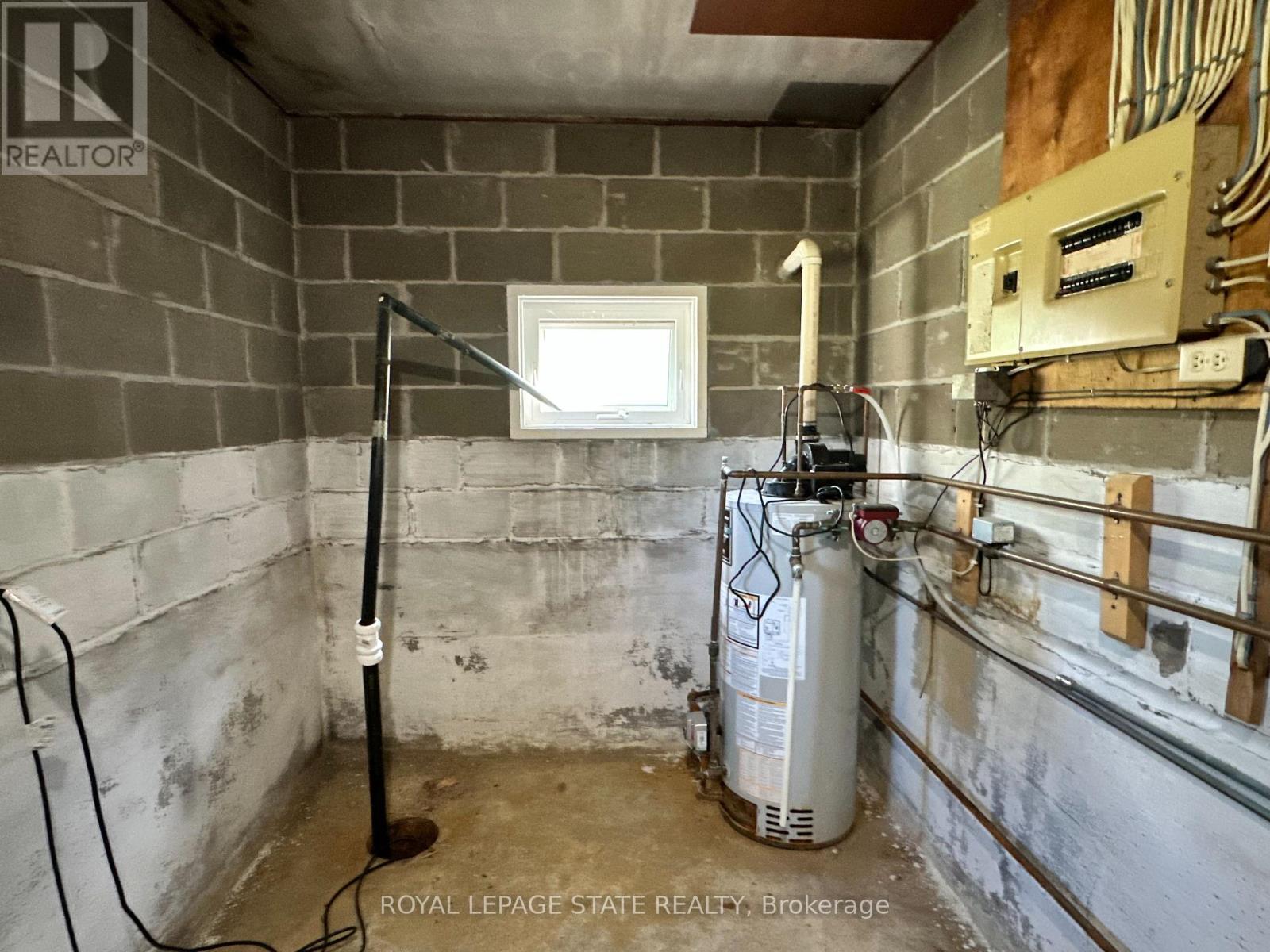 541 Broad Street E, Haldimand (Dunnville), Ontario  N1A 1G7 - Photo 28 - X12448235
