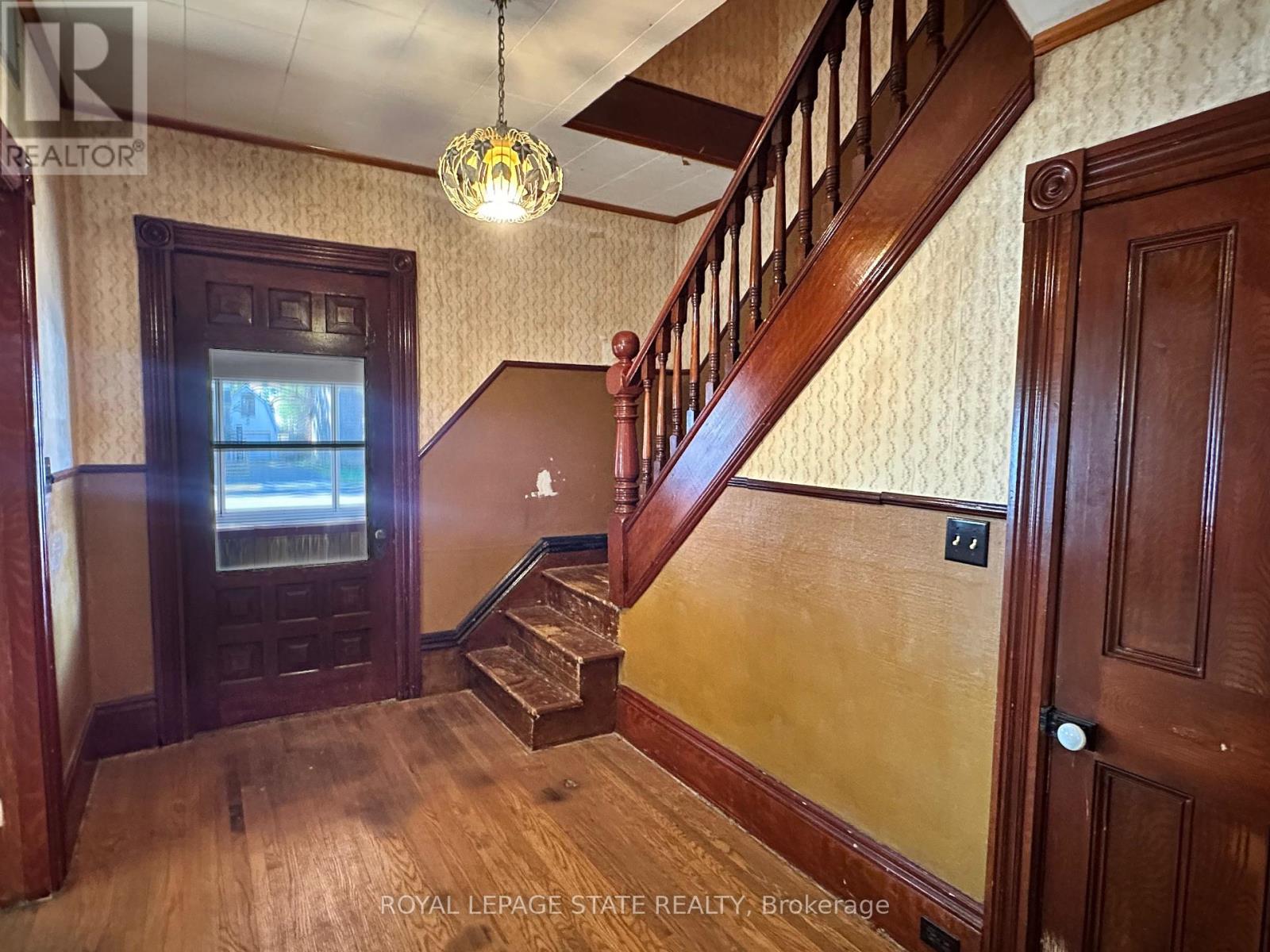 541 Broad Street E, Haldimand (Dunnville), Ontario  N1A 1G7 - Photo 7 - X12448235